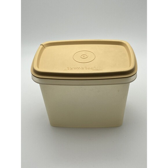 Vintage Tupperware Clear Cracker Container #1243-9 & Yellow Lid 1244-15 - Picture 3 of 6